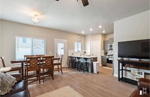 Enoch House | Hiking, Biking, Trails, Skiing, and More