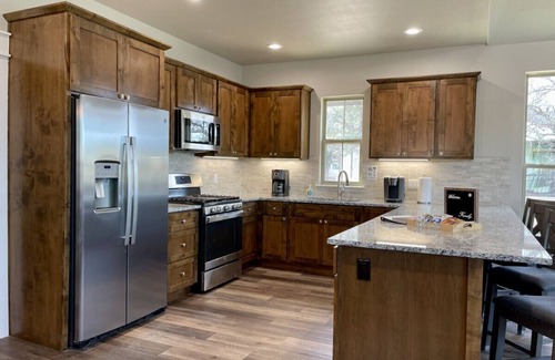 Nemo House | Hiking Delight - Premier Waterfront Escape at Twin Canyons Longhorn Ranch
