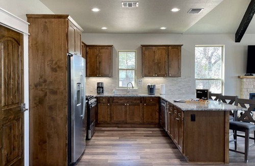 Nemo House | Hiking Delight - Premier Waterfront Escape at Twin Canyons Longhorn Ranch