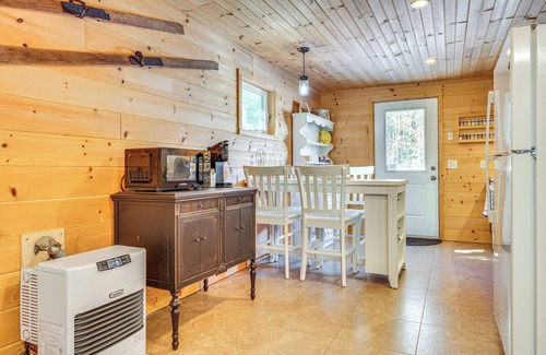 Alton Cottage | Hiking & Snowmobile Trails On-site: Alton Retreat!