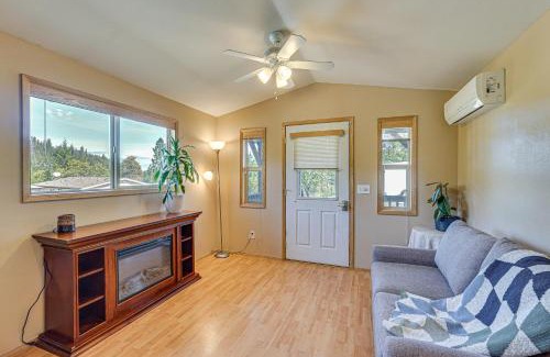 Medford House | Hiking Trail On-Site Mtn-View Eagle Point Retreat
