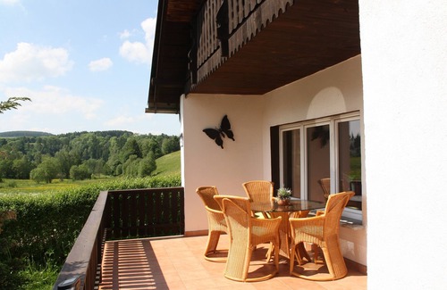 Neuhausen House | Hiking vacation, detached, fully fenced vacation home in the countryside