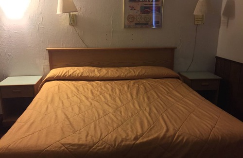 Mountain Home Hotel | Hilander Motel