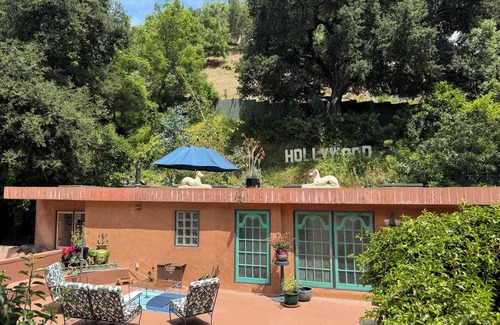 Sherman Oaks House | Hildywood is an exclusive 4-bedroom boutique home in the hills of Sherman Oaks.