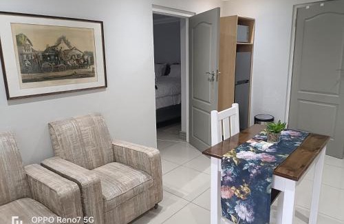 Grahamstown Apartment | Hill 60 Cottages