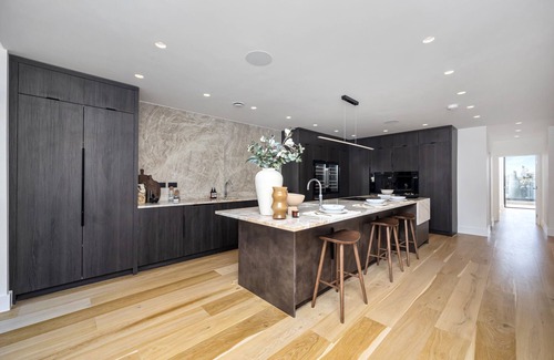 Hove House | Hill Brow- Luxury home with swimming pool, hot tub, sauna, cinema&games room and much more!