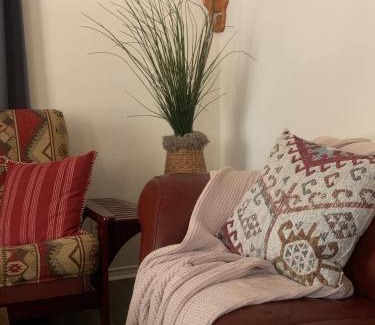 New Braunfels House | Hill Country Casita 3 minutes from Guadalupe River & Canyon Lake