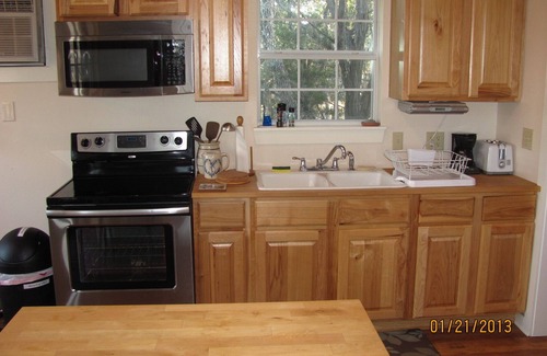 Hammett's Crossing Cabin | Hill Country getaway - Next to Hamilton Pool
