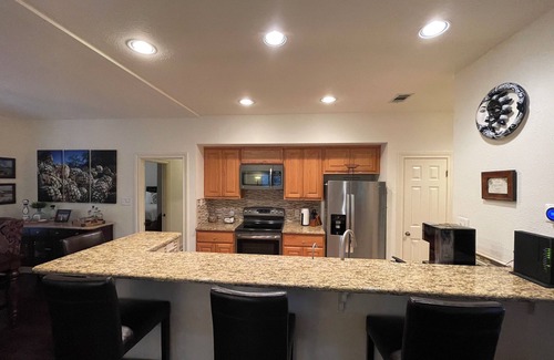 Barton Creek Lakeside Cottage | Hill Country getaway at Barton Creek Lakeside near Lakecliff Golf Club.