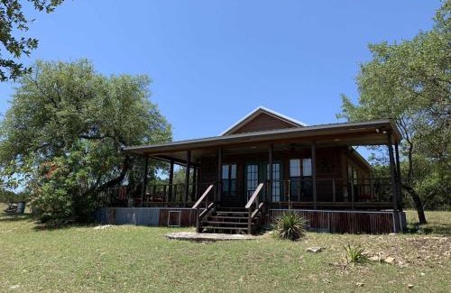 Pipe Creek House | Hill Country Hideout