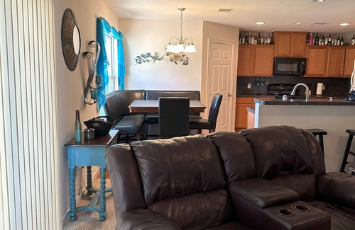 Mason House | Hill Country Home - close to Mason Square