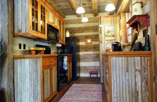 Wimberley Cabin | Hill Country Log Cabin Close to Wimberley & Dripping Springs Shopping and Dining