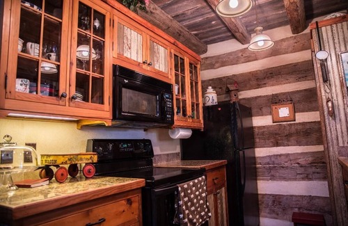 Wimberley Cabin | Hill Country Log Cabin Close to Wimberley & Dripping Springs Shopping and Dining