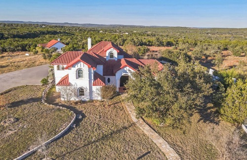 Austin House | Hill Country Mansion l Pool | Spa