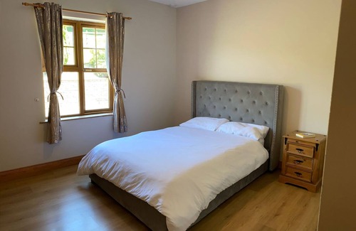 Drumaness Other | Hill Farm Spacious 4-Bed Countryside Home