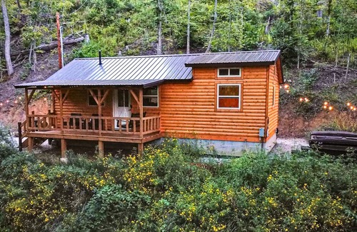Campton Cabin | Hill Haven RRG/Small & Secluded Cabin/Hot Tub