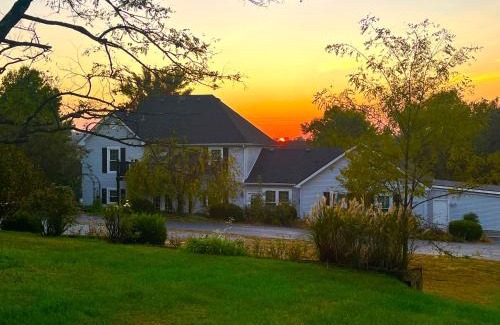 Loretto Bed & Breakfast | Hill House Bed and Breakfast