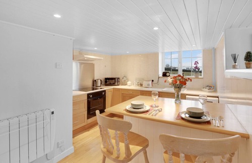 Henshaw Cottage | Hill House Hideaway - North East Escapes