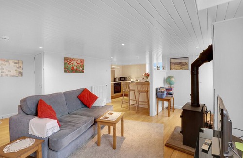 Henshaw Cottage | Hill House Hideaway - North East Escapes