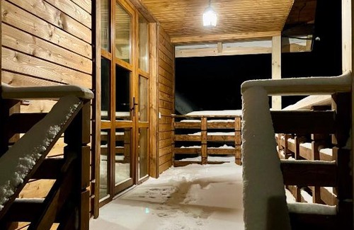Plavya House | Hill Hut