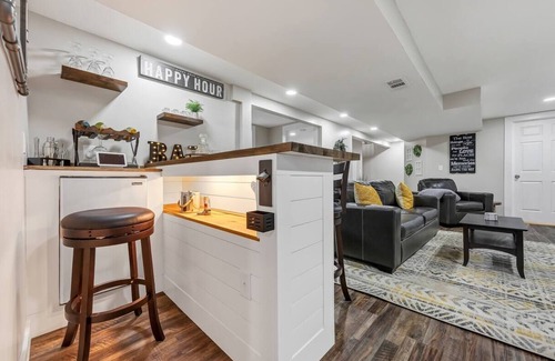 Glencoe House | Hill Manor at the Crossroads of the Nation