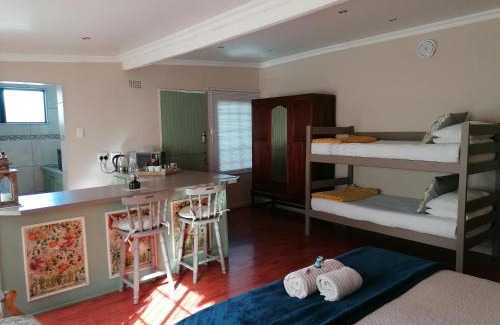 Potchefstroom Bed & Breakfast | Hill Manor Room 2 Self catering unit