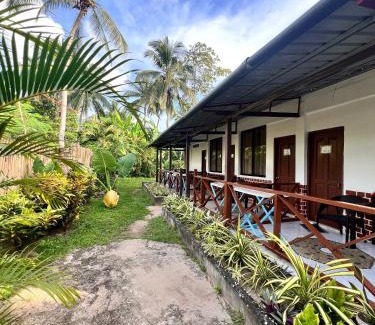 Cabayugan Hotel | Hill Myna Beach Cottages