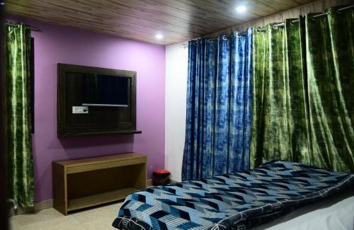 Landour House | Hill Plaza