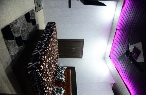 Landour House | Hill Plaza