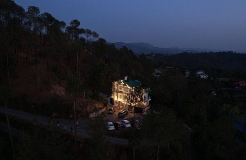 Shimla Villa | Hill Side Inn By Purple Tree Villa