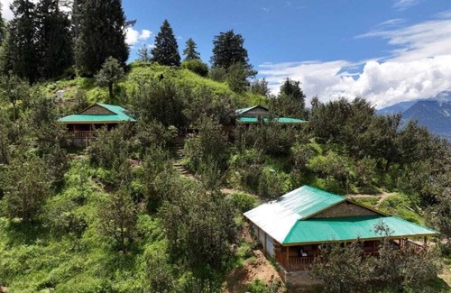 Aleo Cottage | Hill top cottage by Planacation