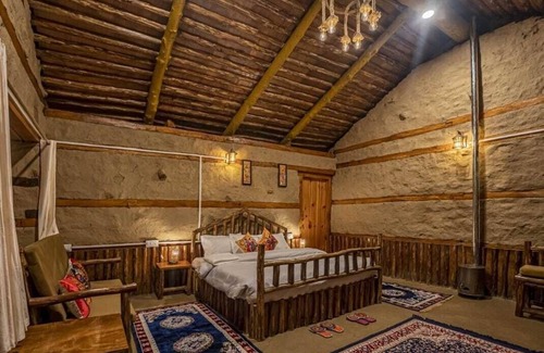 Aleo Cottage | Hill top cottage by Planacation