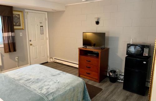 Juliustown Hotel | Hill Top Motel