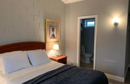 Juliustown Hotel | Hill Top Motel