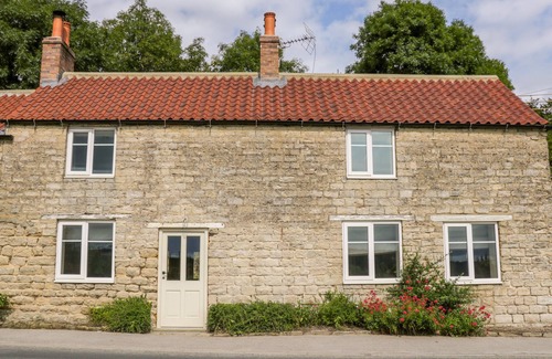 Stonegrave Cottage | HILL TOP, pet friendly, character holiday cottage in Hovingham