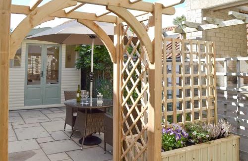 Sinnington House | Hill View Cottage