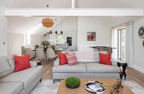 Holcombe House | Hill View House - Cookswood