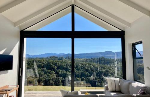 Keurboomstrand House | Hillandale Hideaway-modern cabin near Plett