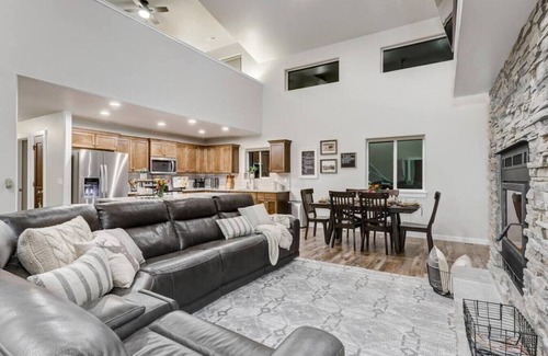 Fir Grove Estates Apartment | Hillbilly Hideaway .