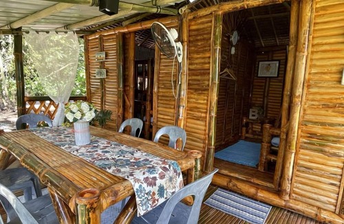 Murcia Cottage | Hillcreek's Riverside Hideaway