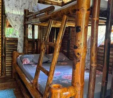 Murcia House | Hillcreek's Riverside Hideaway
