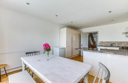 London Borough of Bromley House | HILLCREST