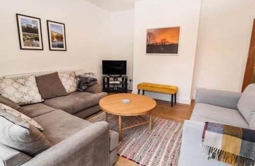 Cefn-mawr House | Hillcrest