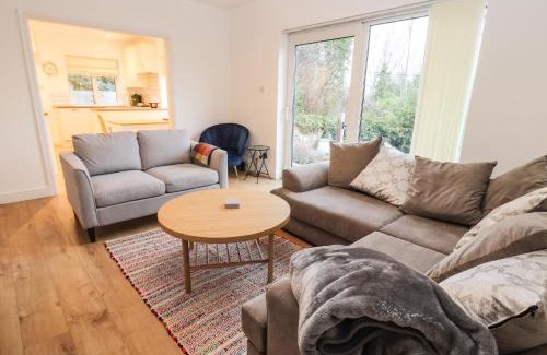 Cefn-mawr House | Hillcrest