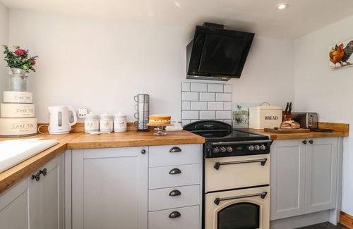 Rampton House | HILLCREST, pet friendly, character holiday cottage in Rampton