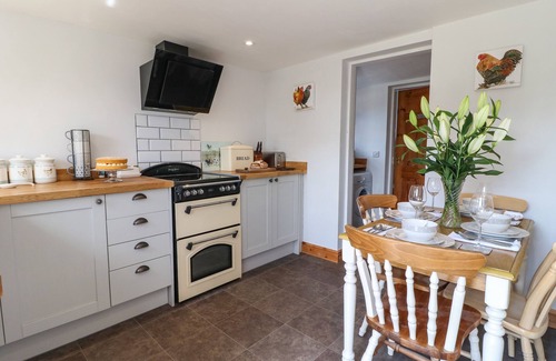 Rampton House | HILLCREST, pet friendly, character holiday cottage in Rampton
