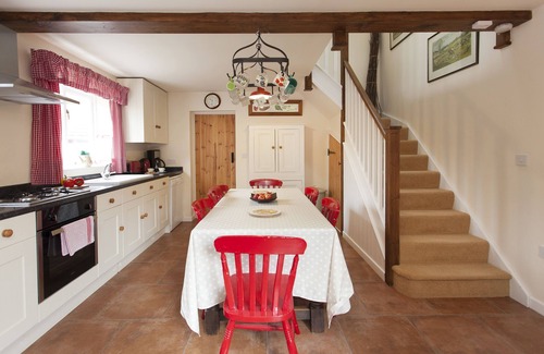 Stanton on the Wolds Apartment | Hillcrest - serviced house, sleeping 2 in one bedroom