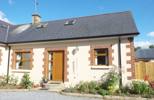 Londonderry Cottage | Hillfarm House Farmhouse