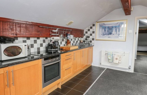 Graigfechan Cottage | Hillfort