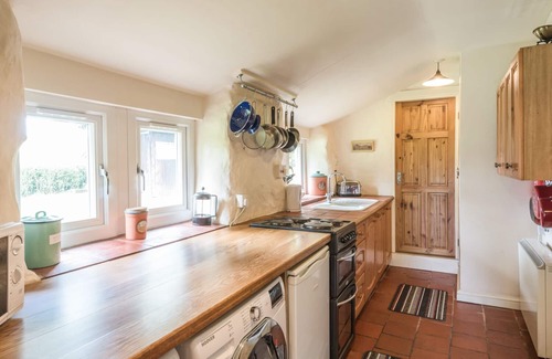Bromlow Cottage | HILLGATE HOUSE, pet friendly, character holiday cottage in Hemford